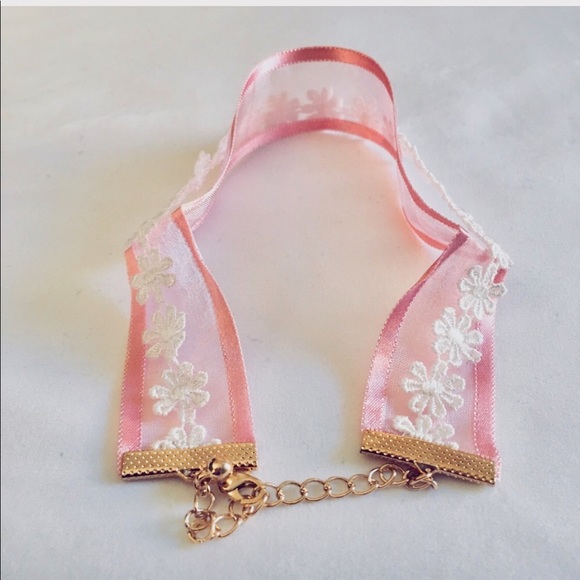 boutique Jewelry - NWT CHOKER NECKLACE